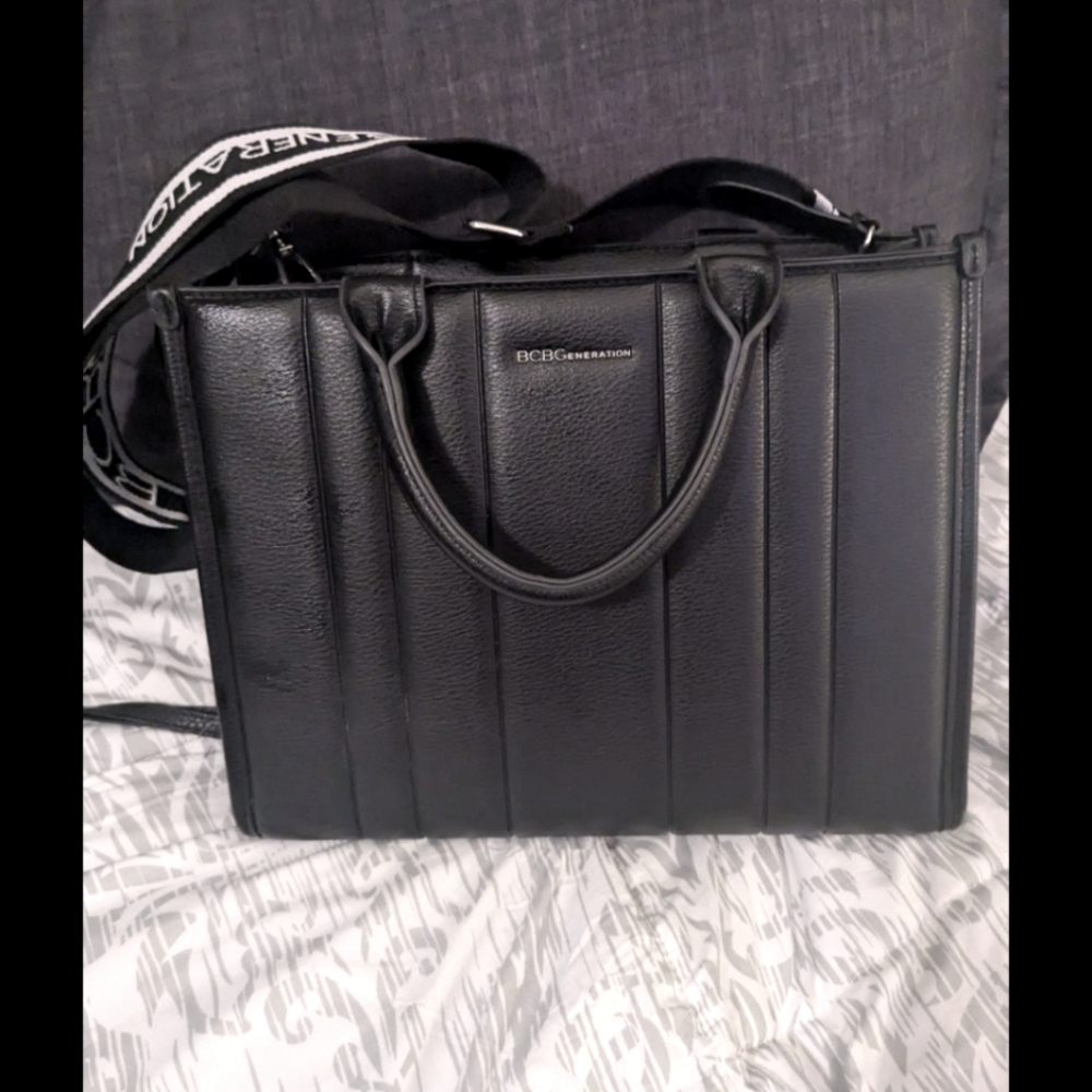 BCBG purse nwot